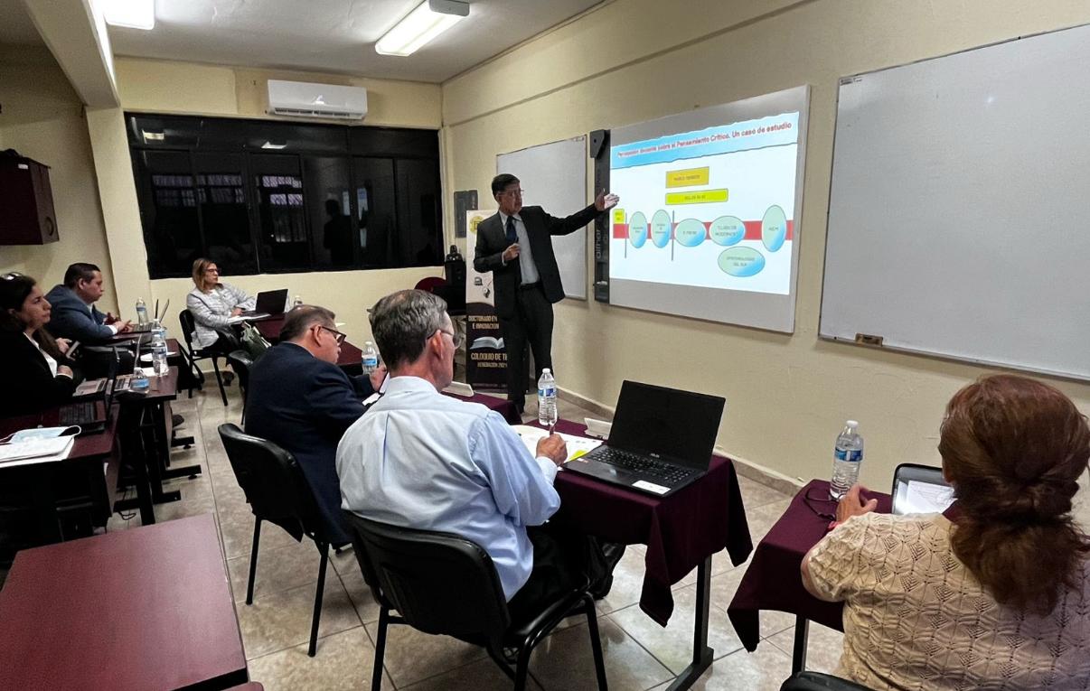 Coloquio de Tesistas